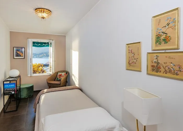 Terrazza Mazzini Lakeside Deluxe شقة *